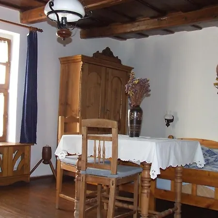 招待所 萨托温的哈兹酒店 3*